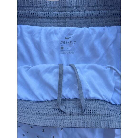 Nike Dry Fit Star Printed Shorts: Size L - Picture 5 of 7